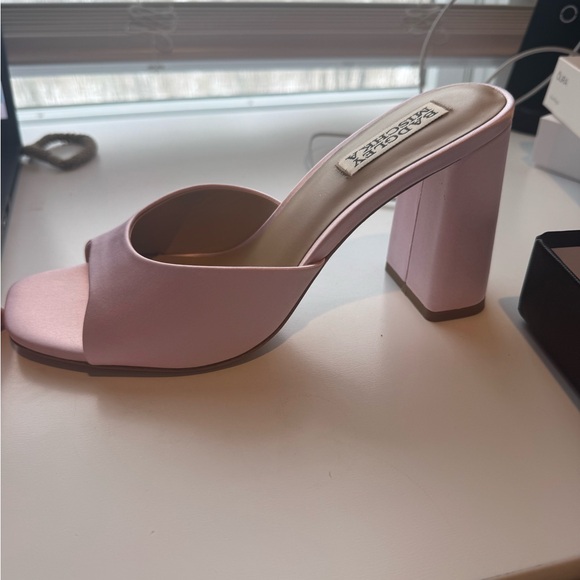 Badgley Mischka Women's Cadence - Satin Slip-On Sandals - Blossom - Size 6.5 - Picture 2 of 4